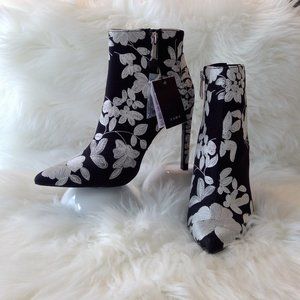 Zara ankle boots NWT - Beautiful!